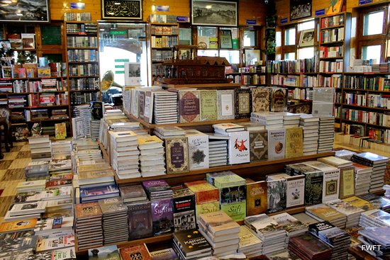 BOOKS SHOP